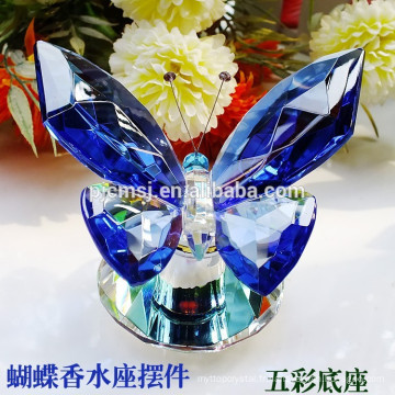 joli papillon en cristal avec des ornements de papillon en cristal de base